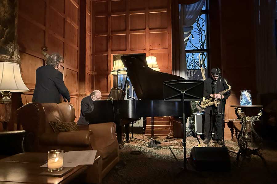 Jazz every Thursday from 6-9PM, no cover!